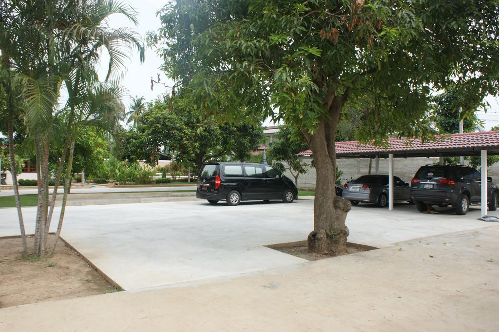 Sumali Villa Sing Buri Exterior foto