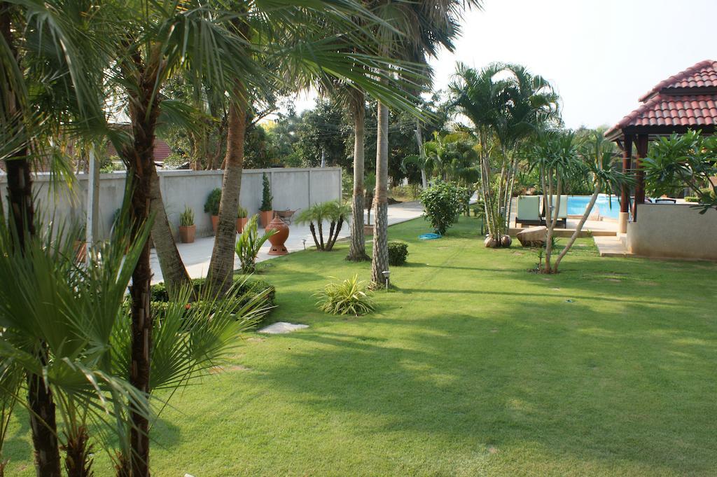 Sumali Villa Sing Buri Exterior foto