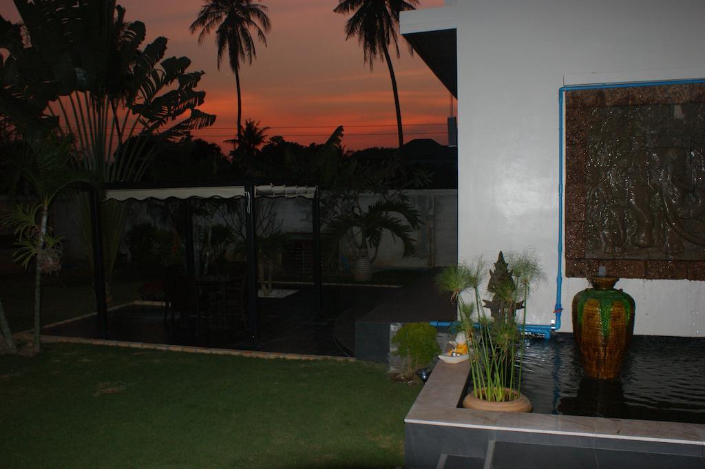 Sumali Villa Sing Buri Exterior foto