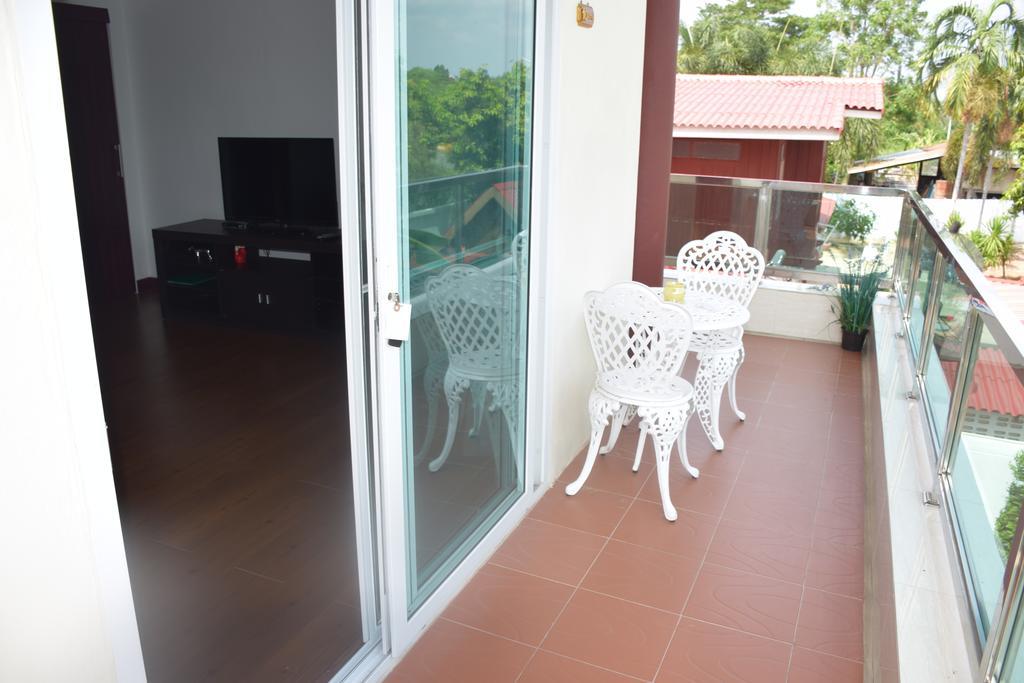 Sumali Villa Sing Buri Exterior foto