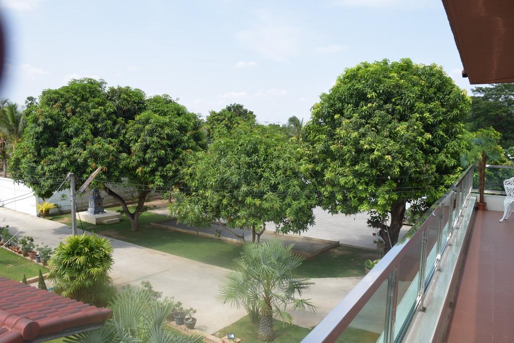 Sumali Villa Sing Buri Exterior foto