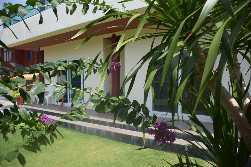 Sumali Villa Sing Buri Exterior foto