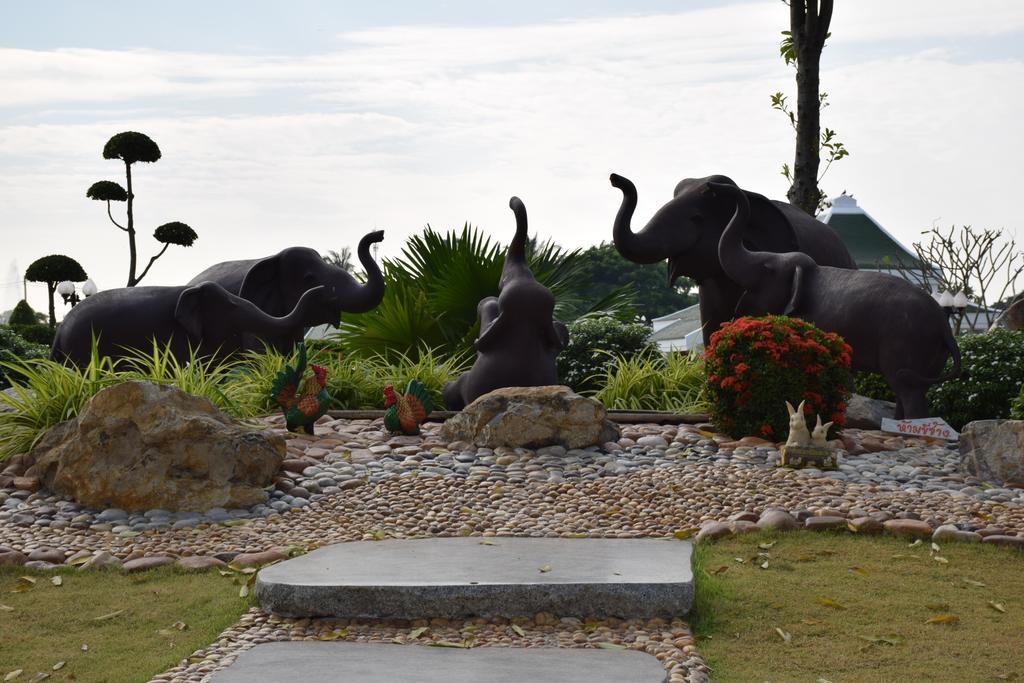 Sumali Villa Sing Buri Exterior foto