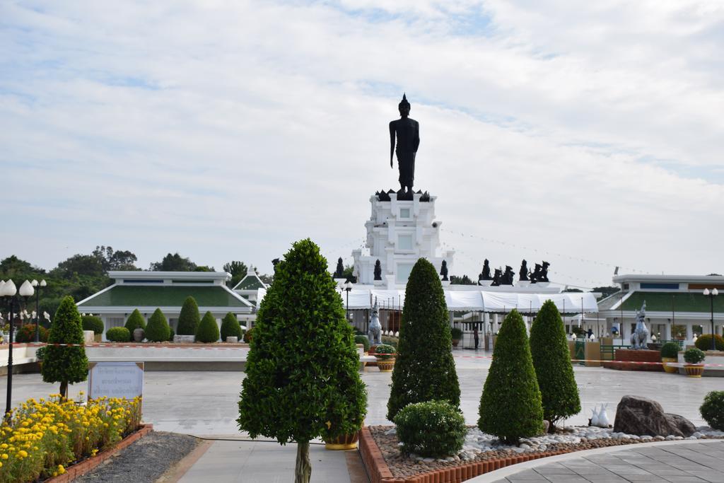 Sumali Villa Sing Buri Exterior foto