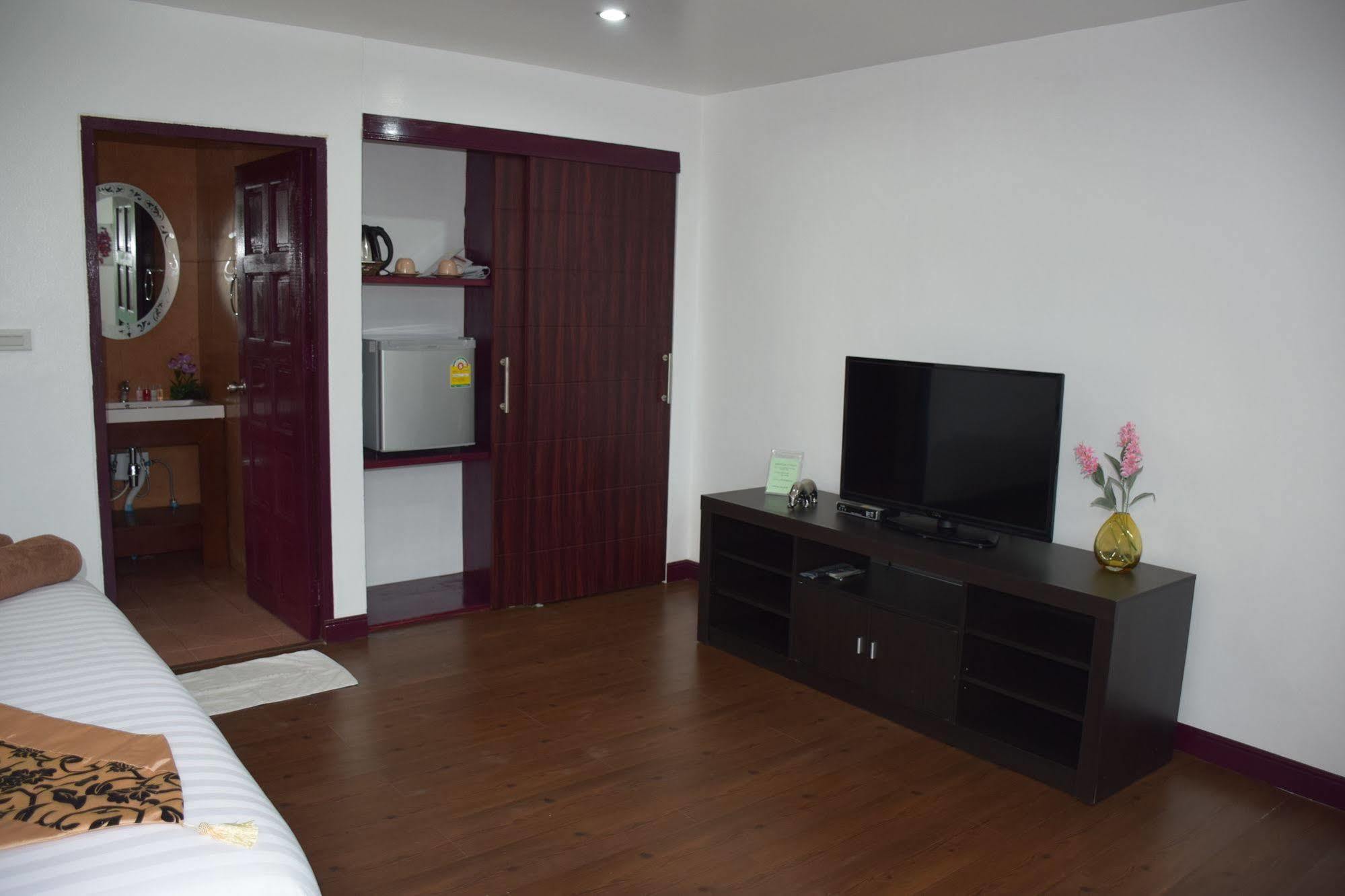 Sumali Villa Sing Buri Exterior foto