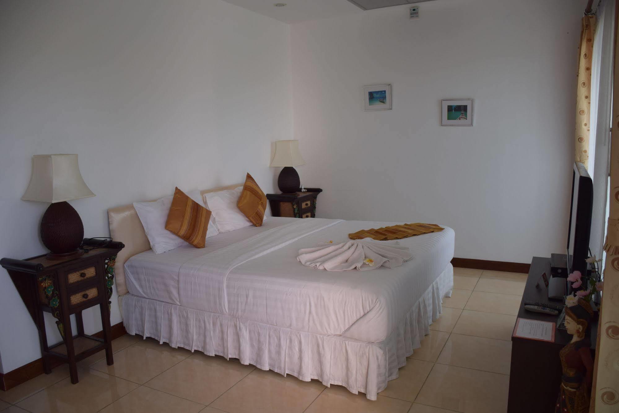 Sumali Villa Sing Buri Exterior foto