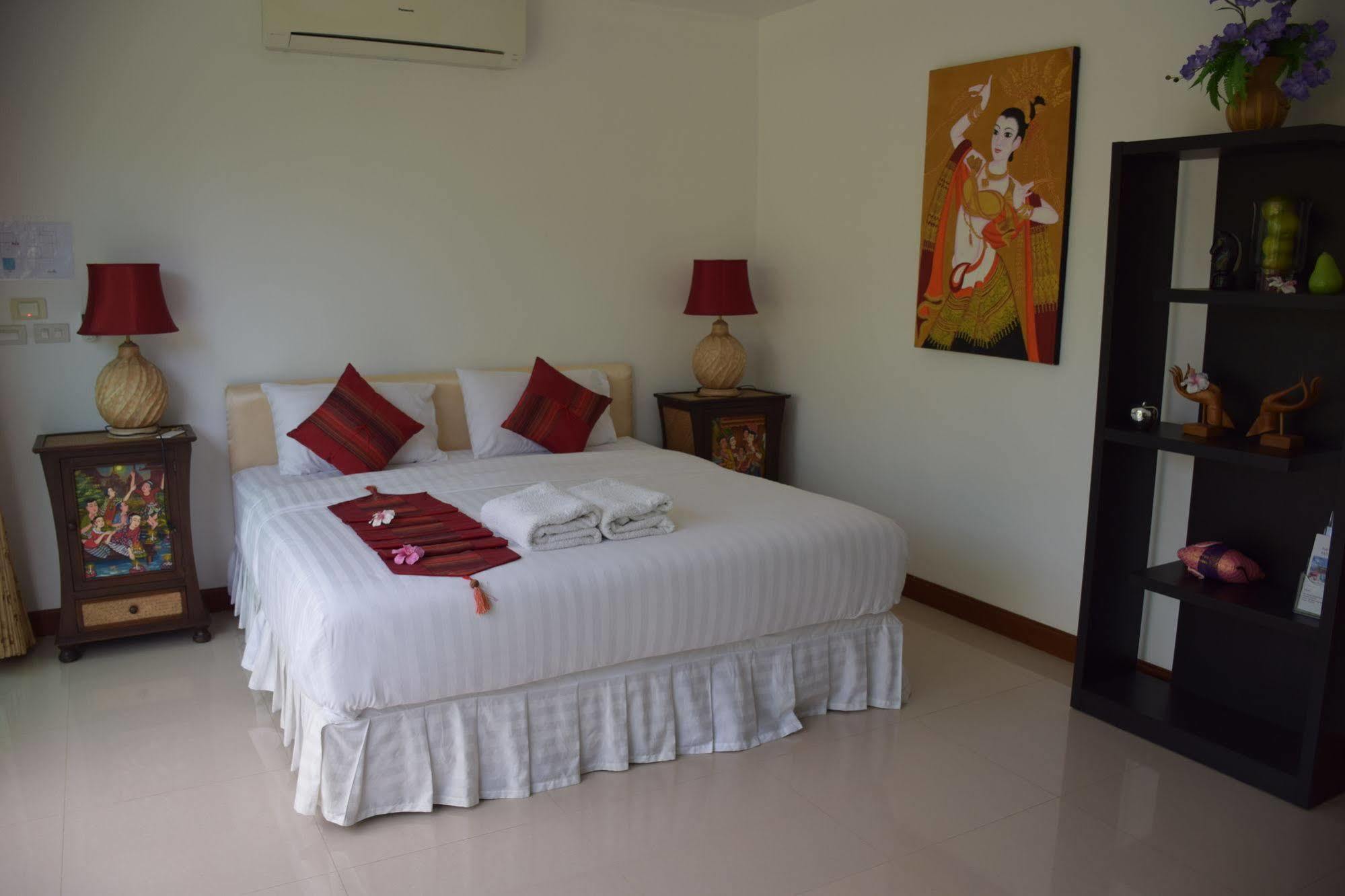 Sumali Villa Sing Buri Exterior foto
